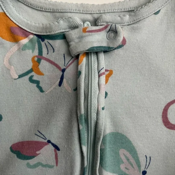 2 zipper pajamas baby girl Size 4T - Picture 5 of 5